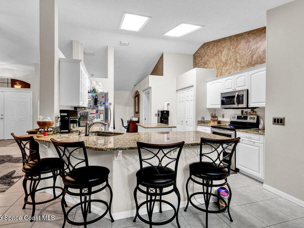 9275 100th Avenue, Vero Beach, FL 32967