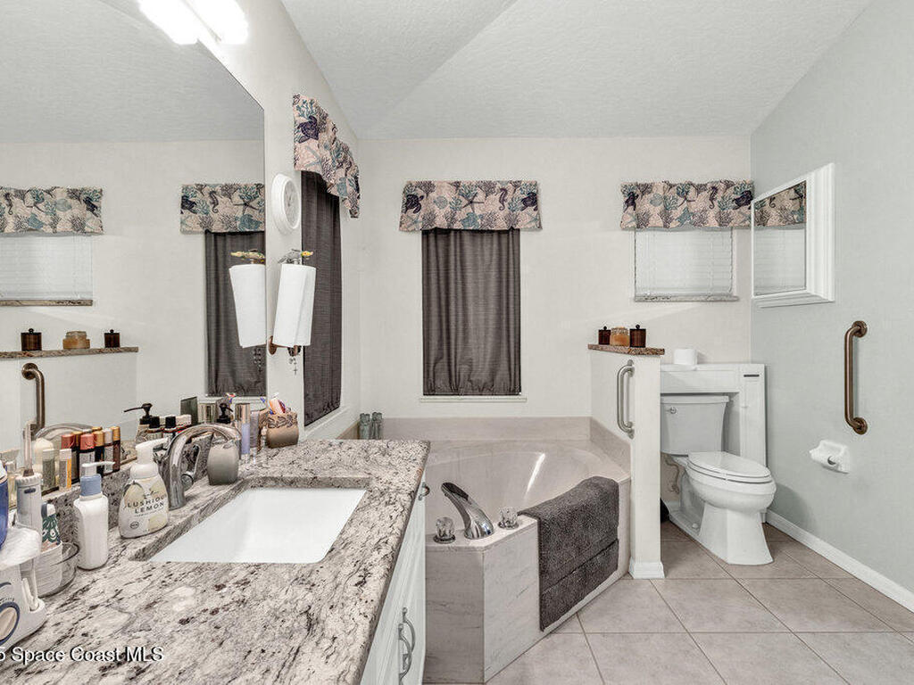 9275 100th Avenue, Vero Beach, FL 32967