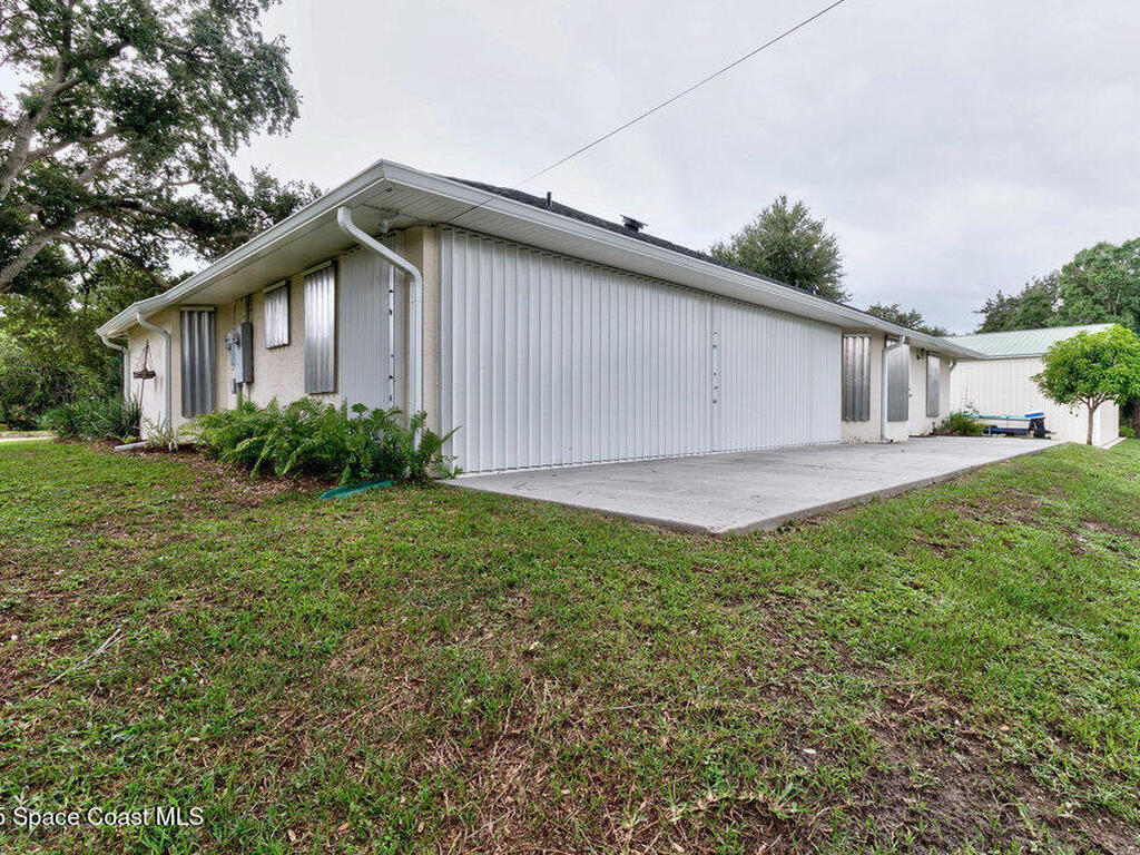 9275 100th Avenue, Vero Beach, FL 32967