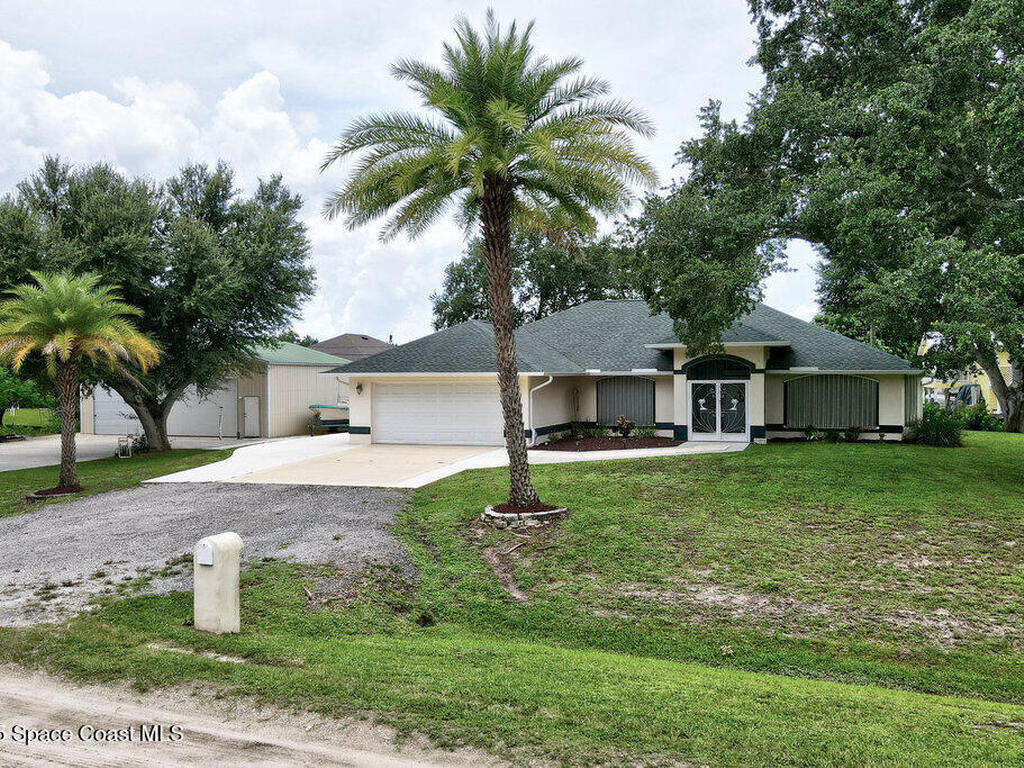 9275 100th Avenue, Vero Beach, FL 32967