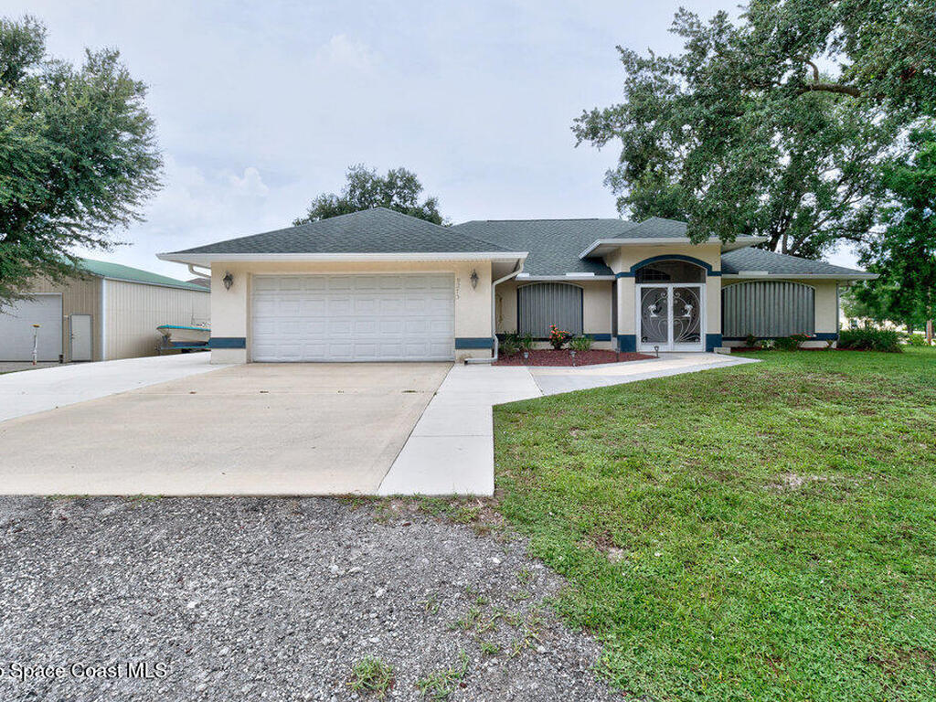 9275 100th Avenue, Vero Beach, FL 32967