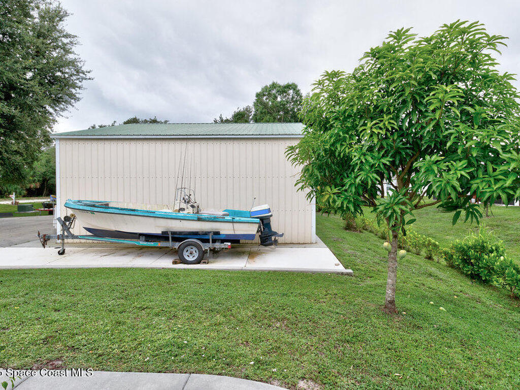 9275 100th Avenue, Vero Beach, FL 32967