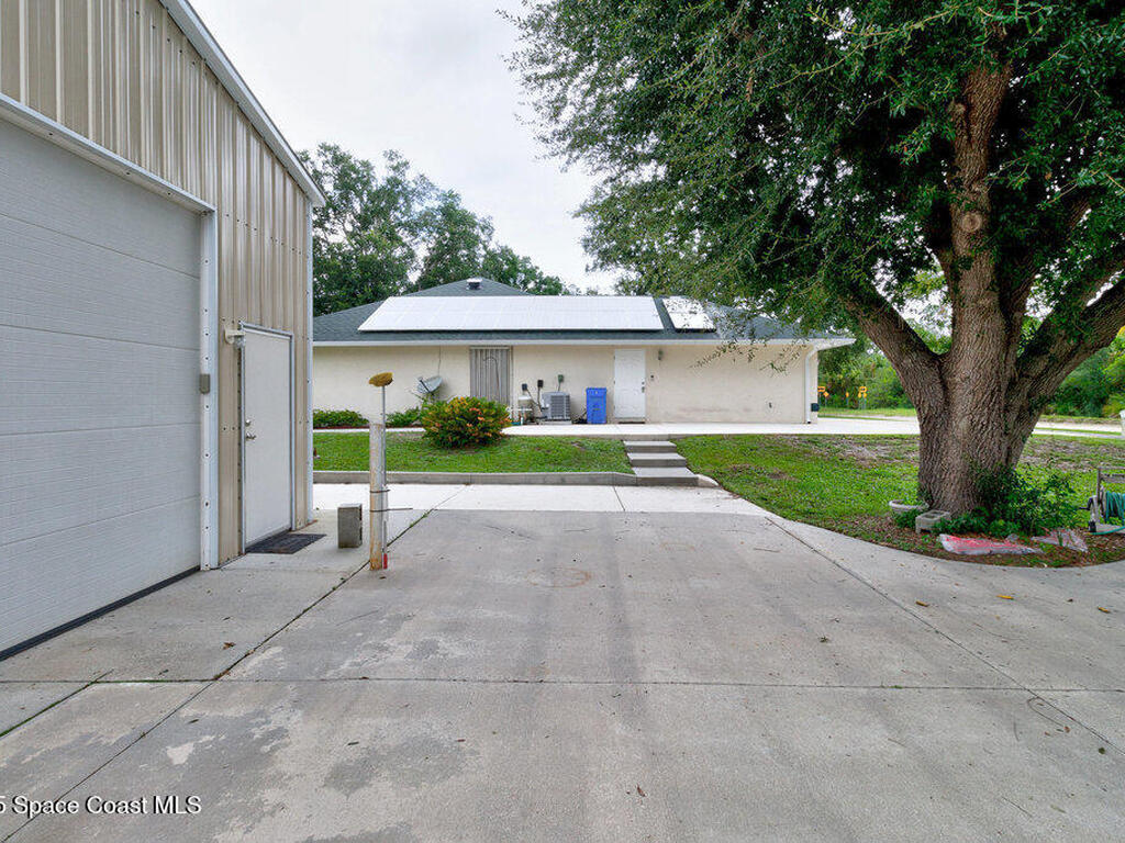 9275 100th Avenue, Vero Beach, FL 32967