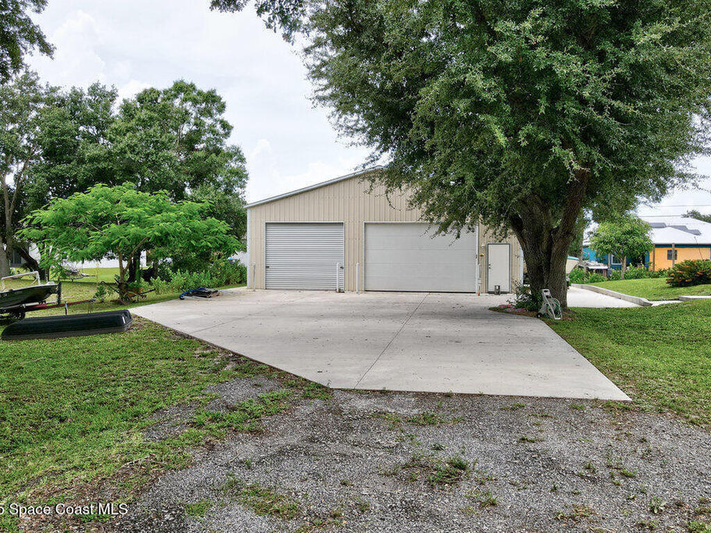 9275 100th Avenue, Vero Beach, FL 32967