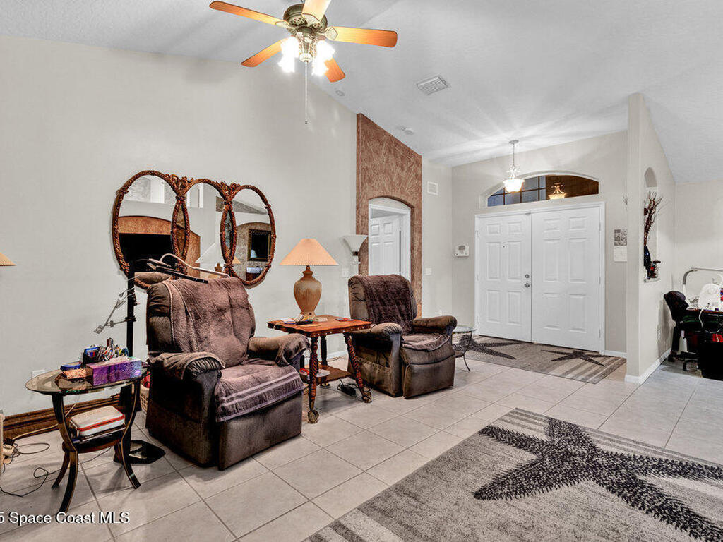 9275 100th Avenue, Vero Beach, FL 32967