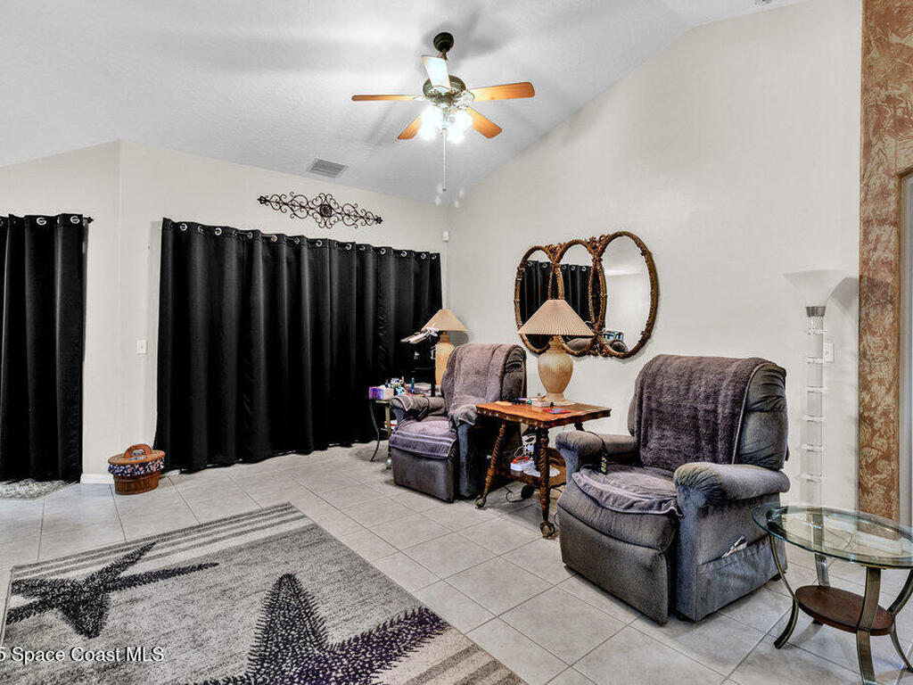 9275 100th Avenue, Vero Beach, FL 32967