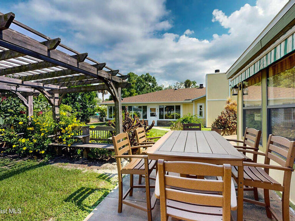 18 Magruder Avenue, Rockledge, FL 32955