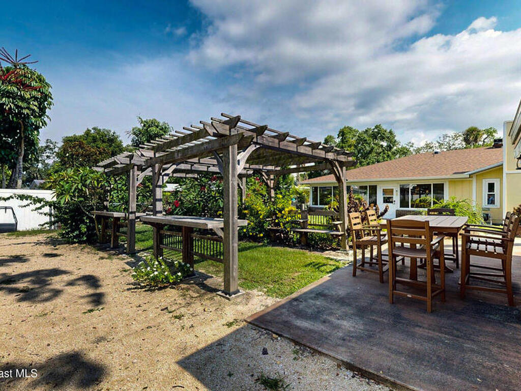 18 Magruder Avenue, Rockledge, FL 32955