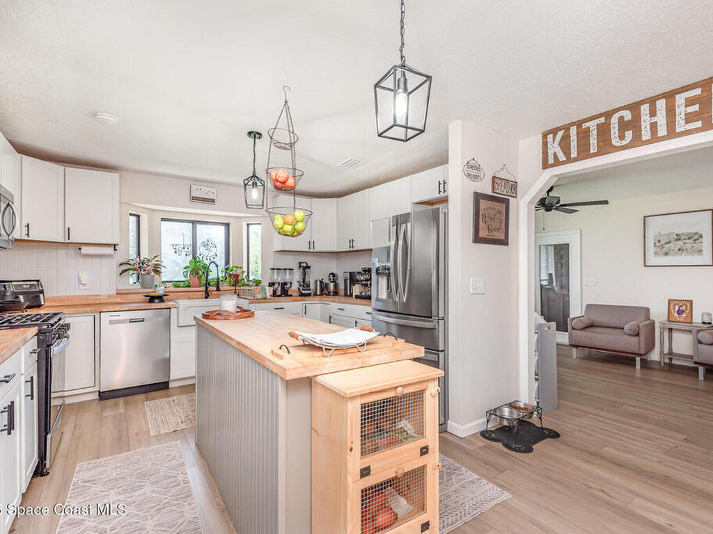 3310 Grantline Road, Mims, FL 32754