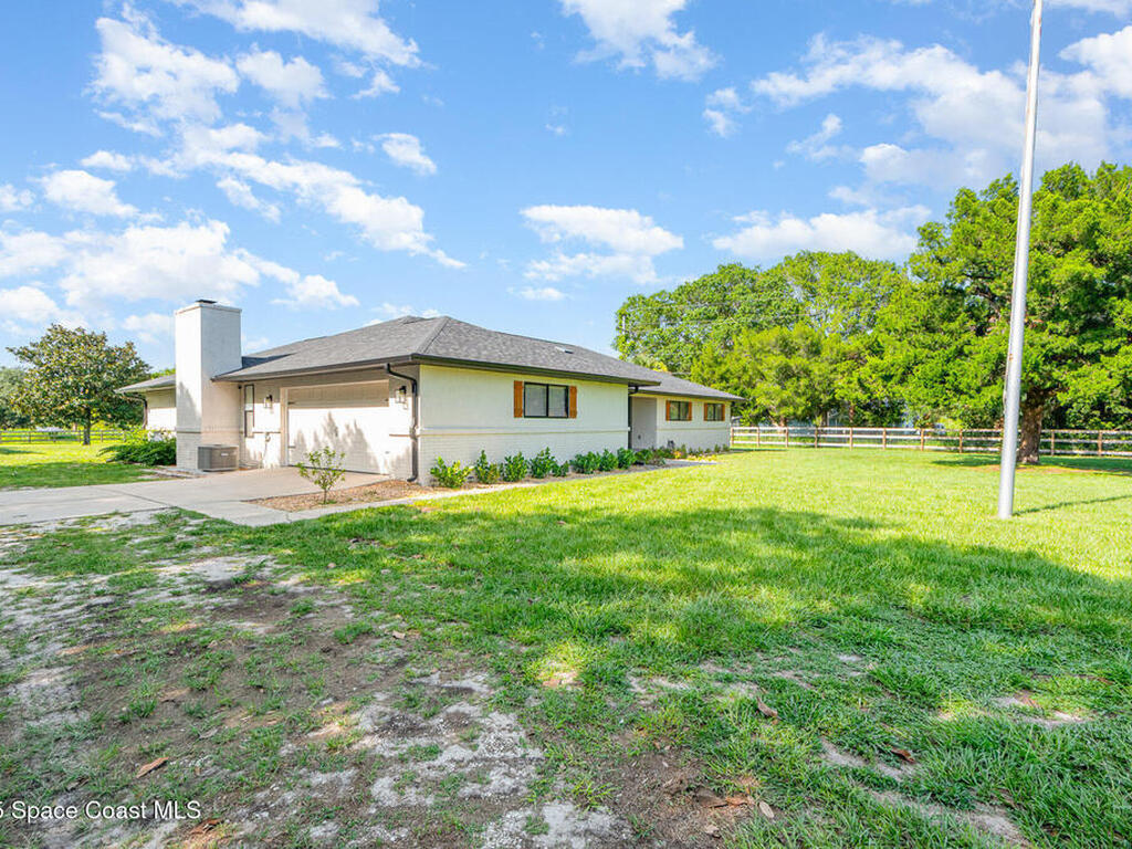 3310 Grantline Road, Mims, FL 32754