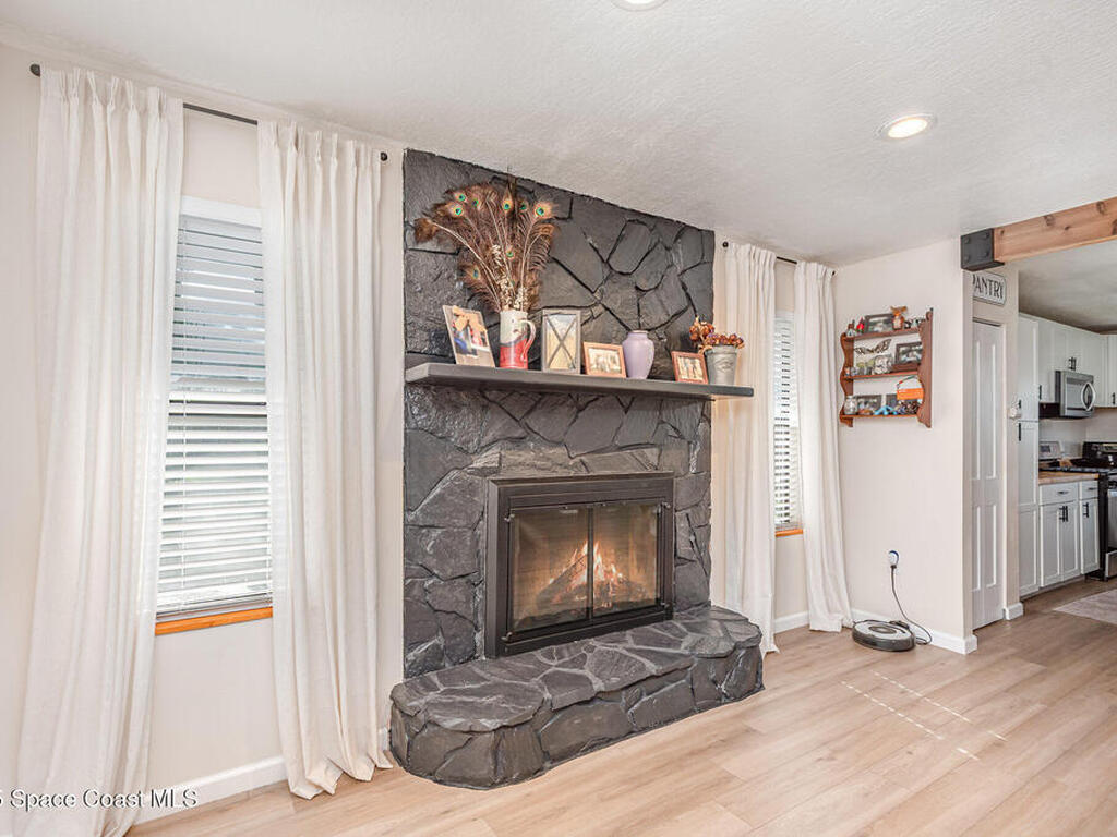 3310 Grantline Road, Mims, FL 32754