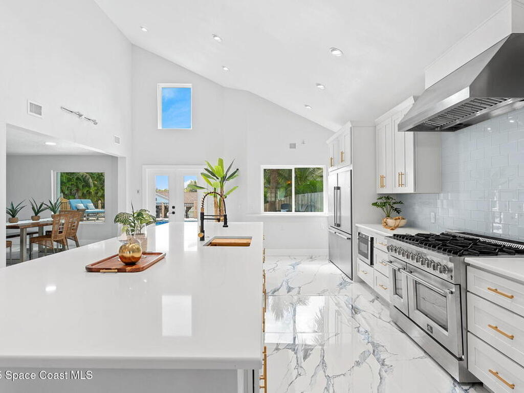 398 Riverview Lane, Melbourne Beach, FL 32951