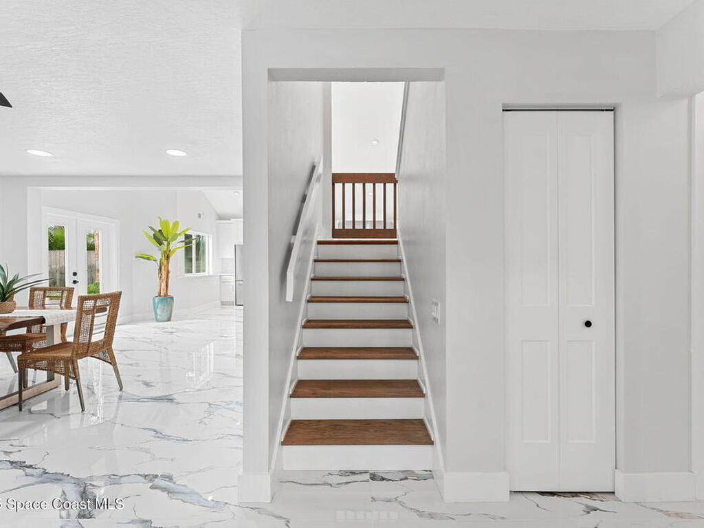 398 Riverview Lane, Melbourne Beach, FL 32951