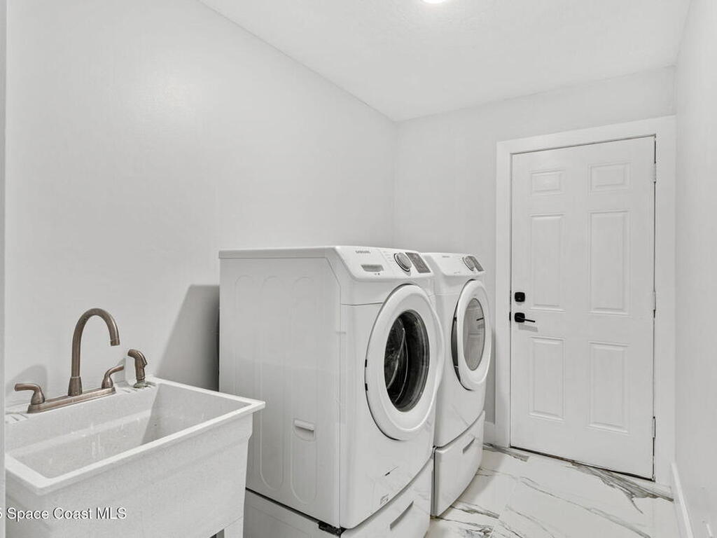 398 Riverview Lane, Melbourne Beach, FL 32951