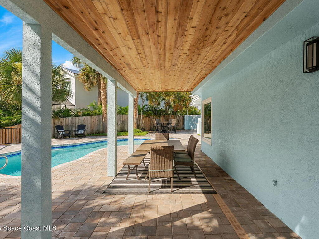 398 Riverview Lane, Melbourne Beach, FL 32951