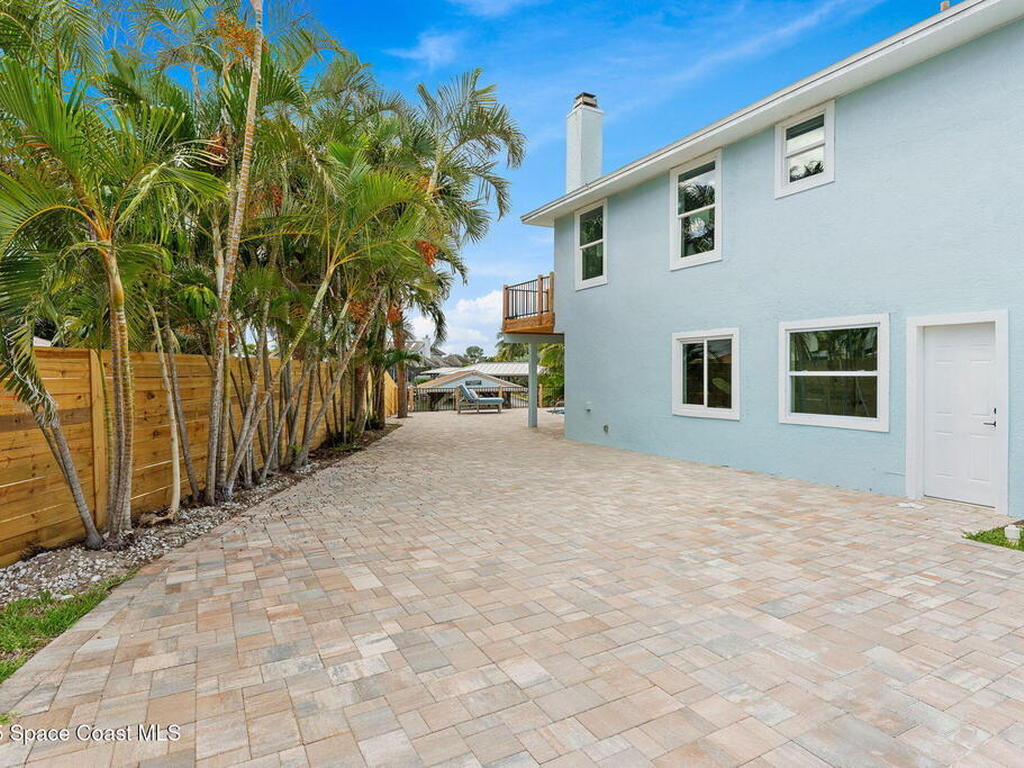 398 Riverview Lane, Melbourne Beach, FL 32951