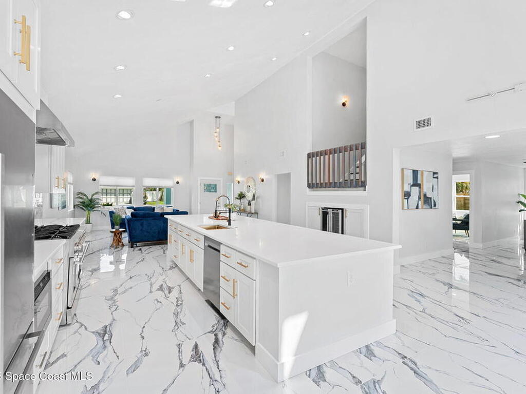 398 Riverview Lane, Melbourne Beach, FL 32951