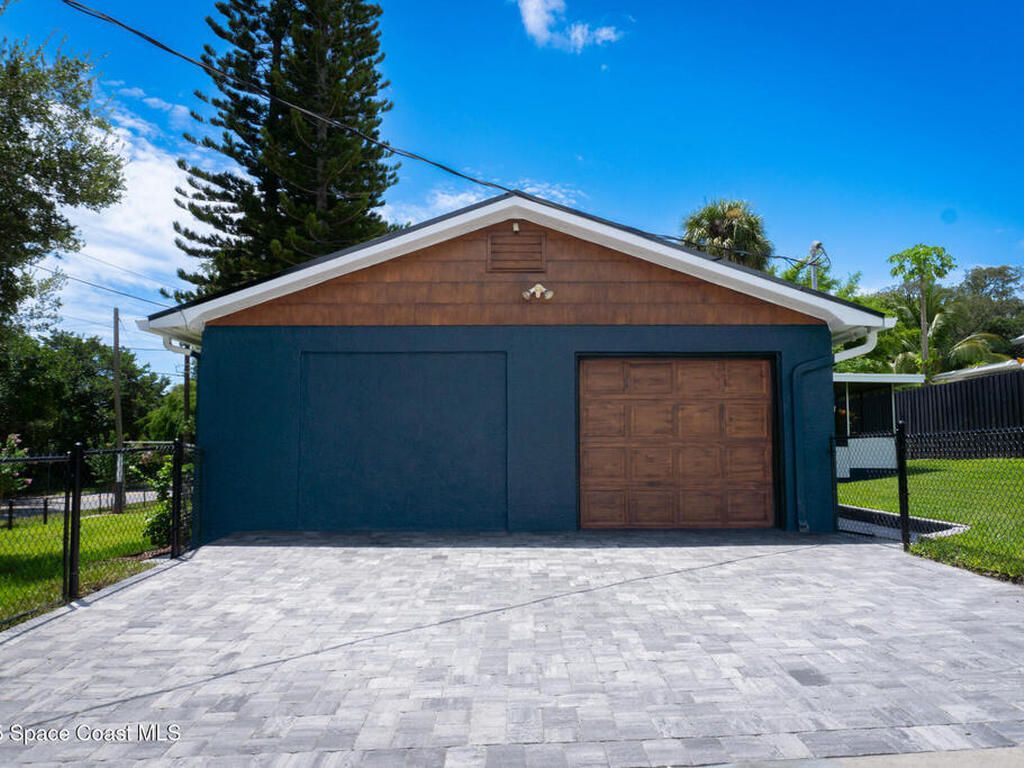 1712 Pineapple Avenue, Melbourne, FL 32935