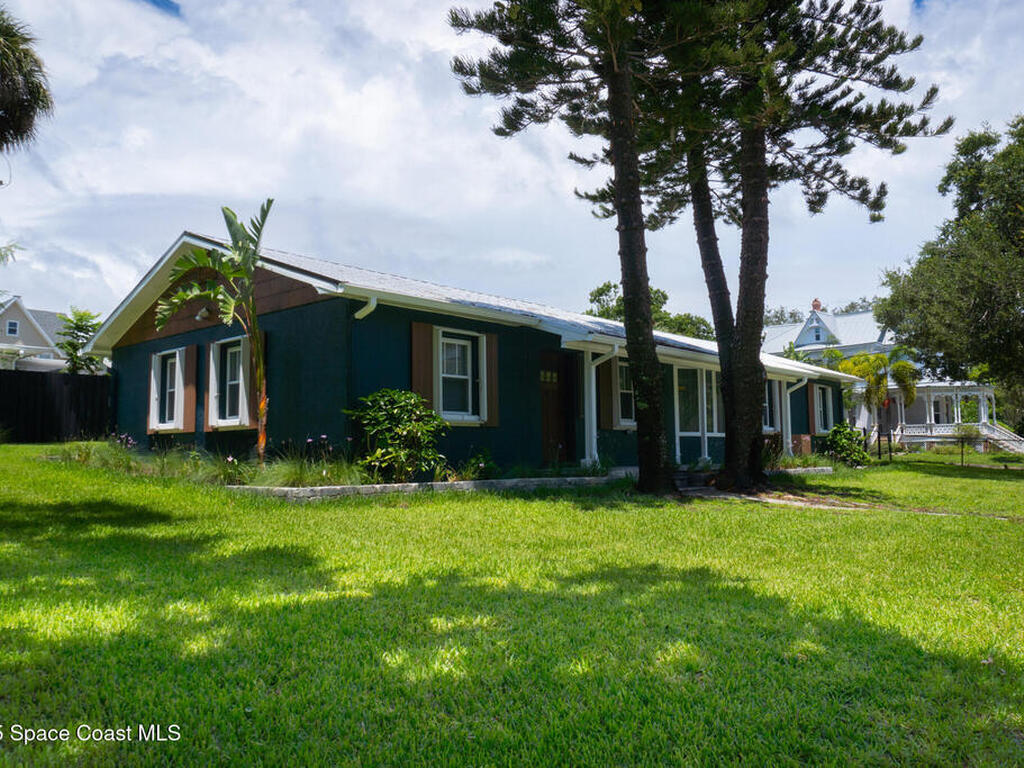 1712 Pineapple Avenue, Melbourne, FL 32935