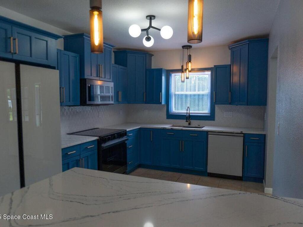 1712 Pineapple Avenue, Melbourne, FL 32935