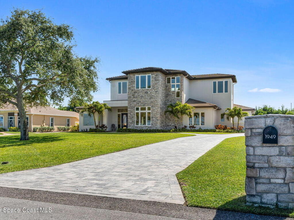 1949 Rockledge Drive, Rockledge, FL 32955