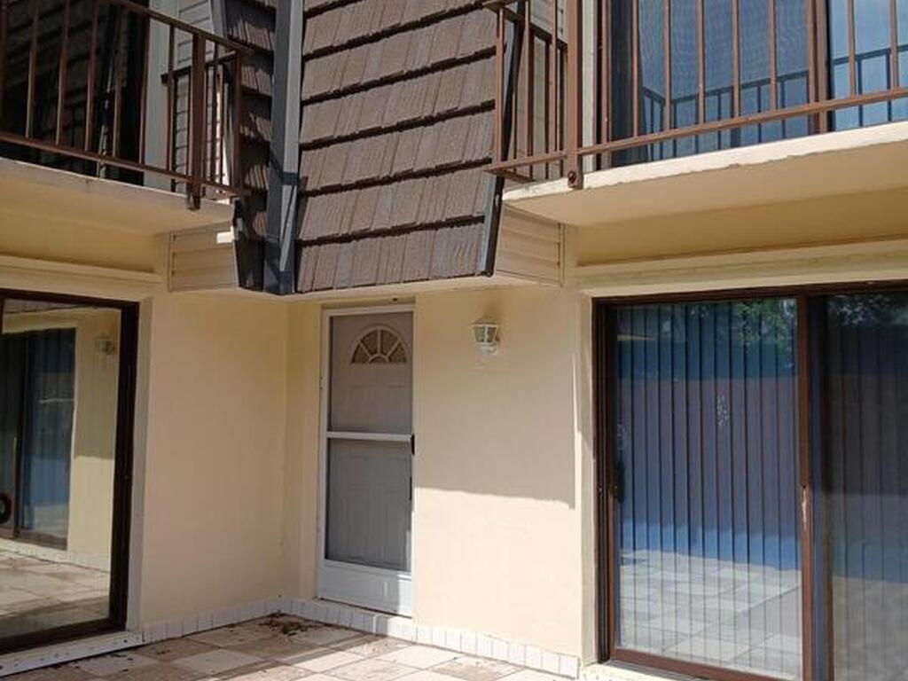 3218 Vista Oaks Circle, Palm Bay, FL 32905