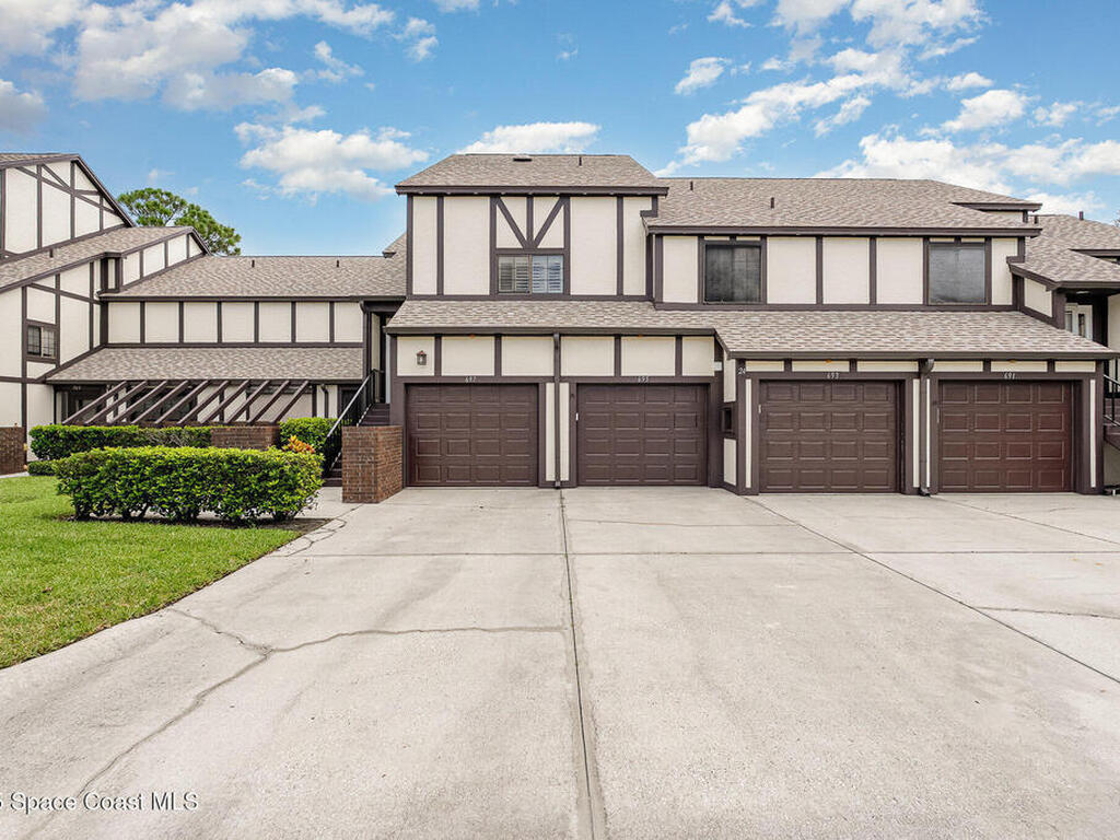 695 Greenwood Manor Circle, West Melbourne, FL 32904