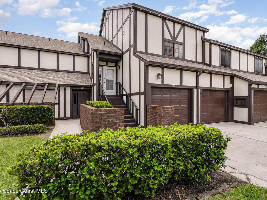 695 Greenwood Manor Circle, West Melbourne, FL 32904