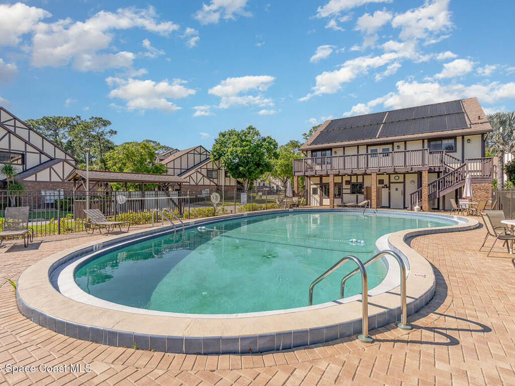 695 Greenwood Manor Circle, West Melbourne, FL 32904