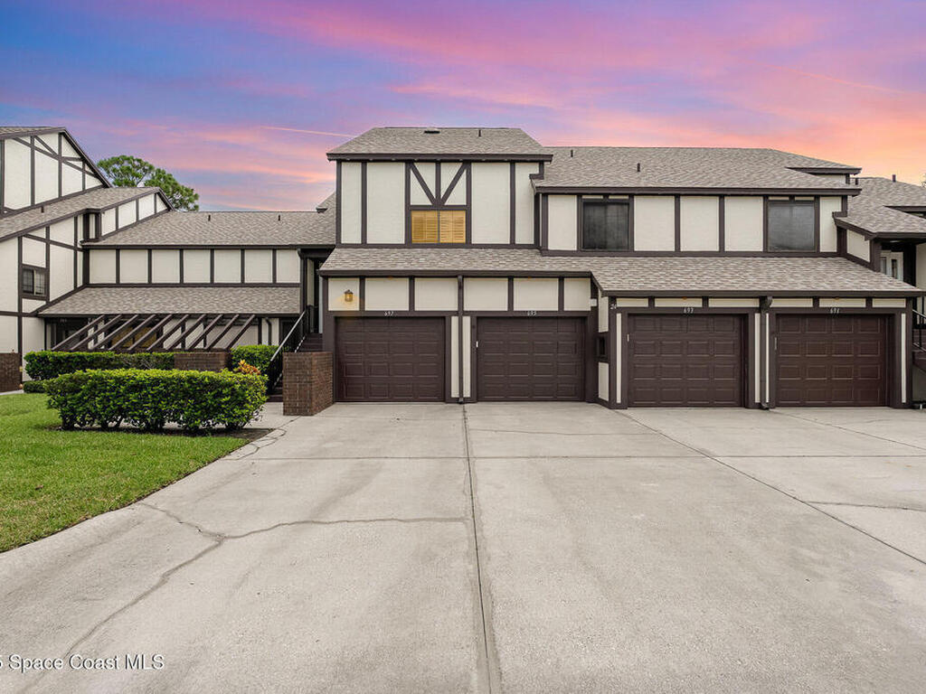 695 Greenwood Manor Circle, West Melbourne, FL 32904