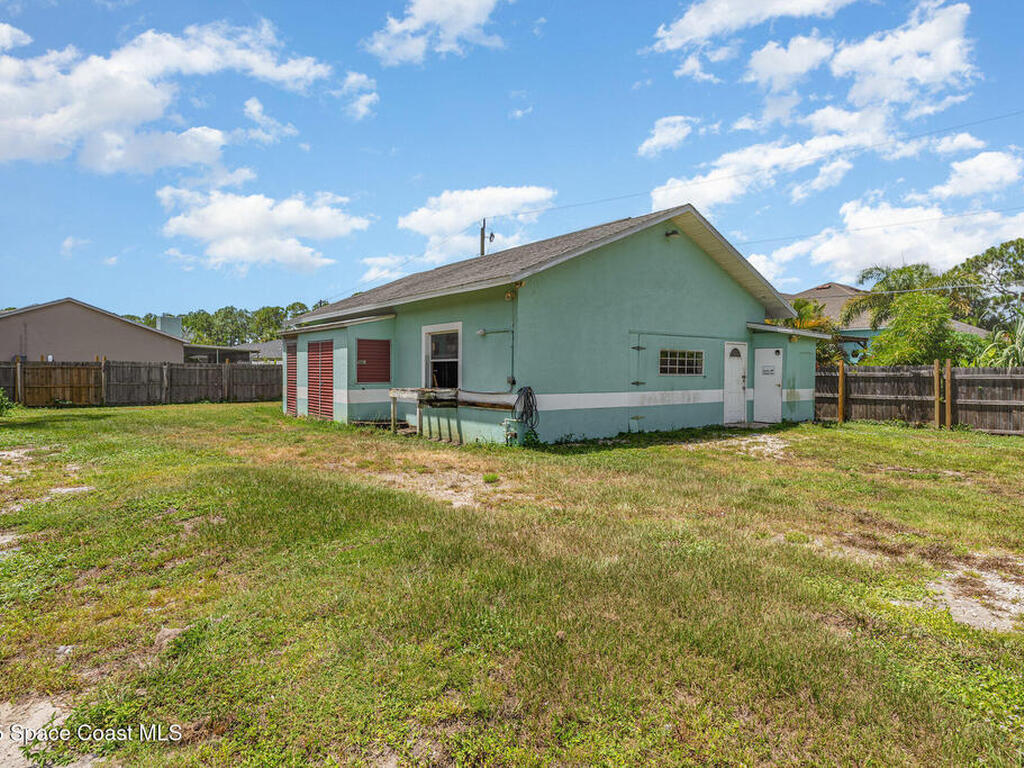 2600 Diane Avenue, Palm Bay, FL 32909