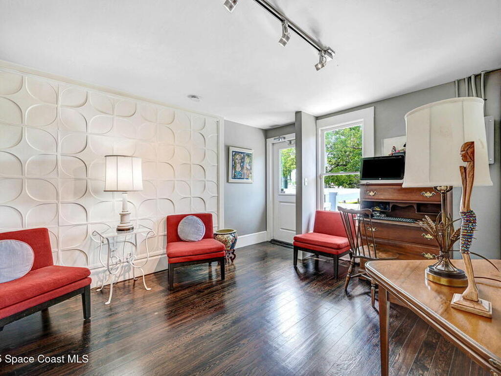 233 E New Haven Avenue, Melbourne, FL 32901