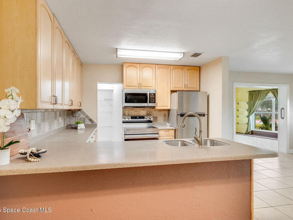 421 4th Street, Merritt Island, FL 32953