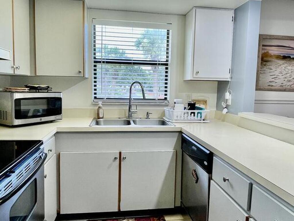 594 N Wickham Road, Melbourne, FL 32935