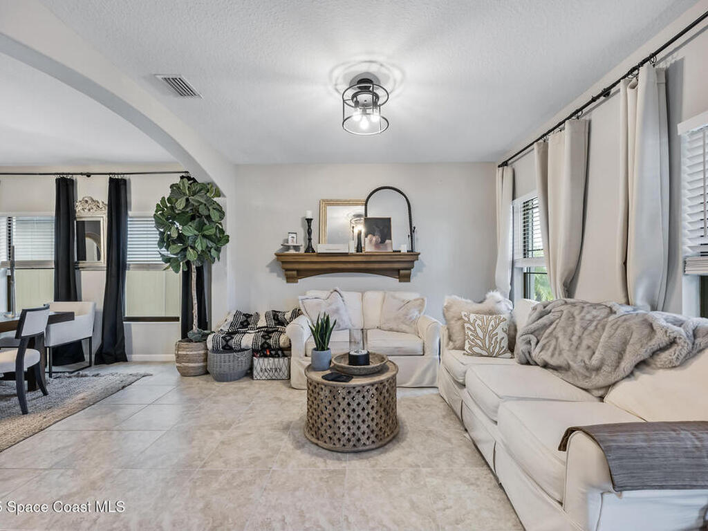 4647 Broomsedge Circle, West Melbourne, FL 32904