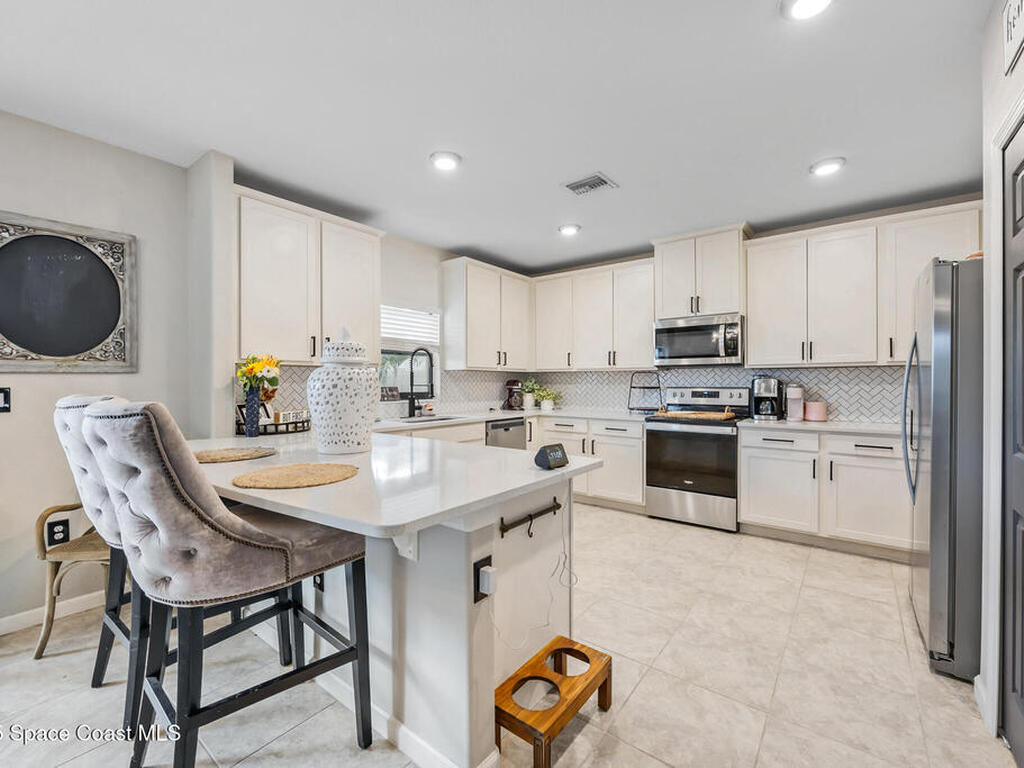 4647 Broomsedge Circle, West Melbourne, FL 32904