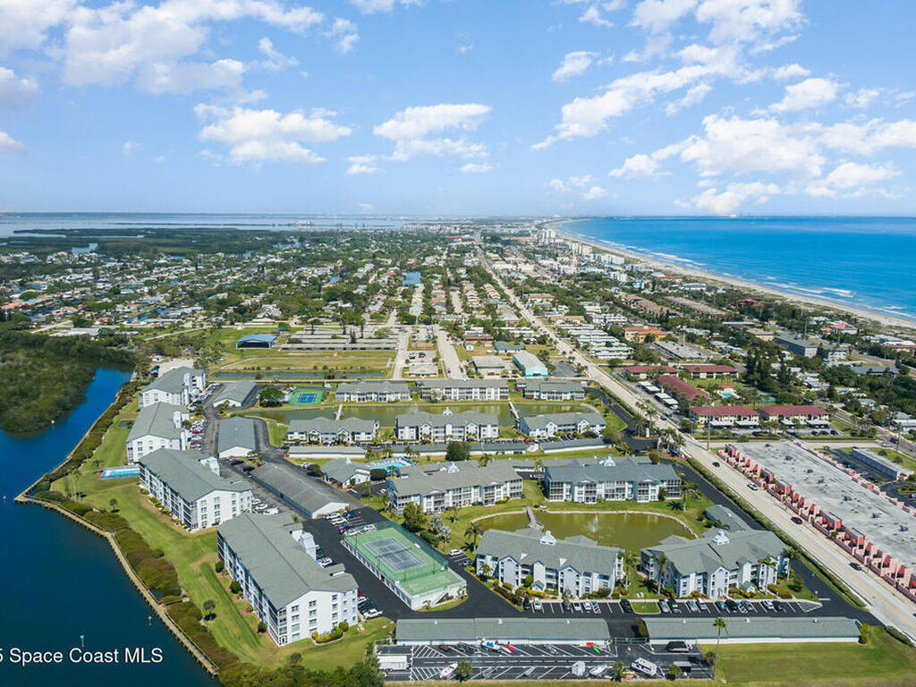 630 S Brevard Avenue, Cocoa Beach, FL 32931