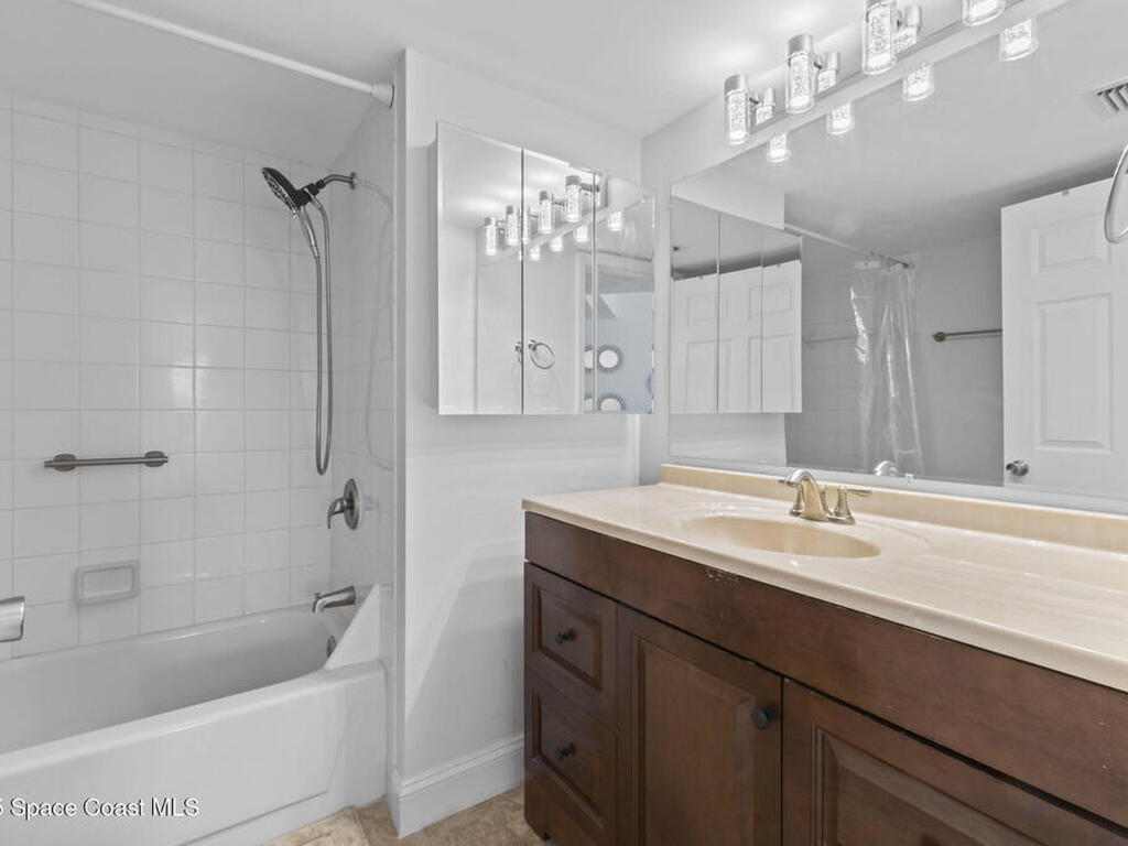 1907 Aynsley Way, Vero Beach, FL 32966