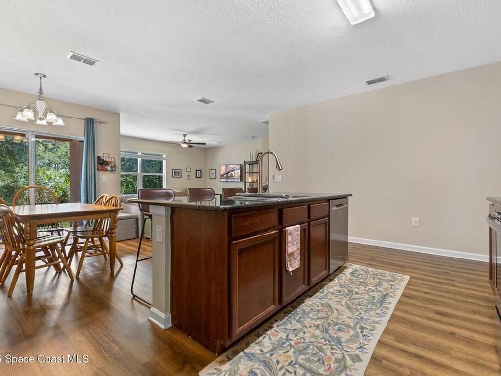 1327 Lexington Square, Vero Beach, FL 32962