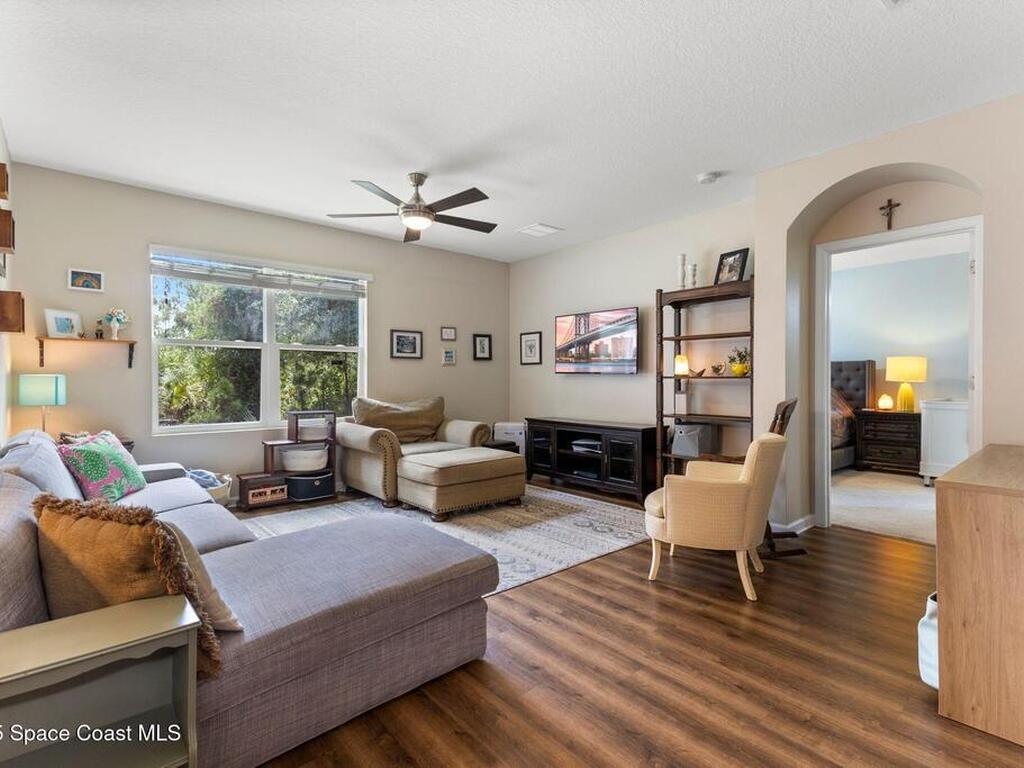 1327 Lexington Square, Vero Beach, FL 32962