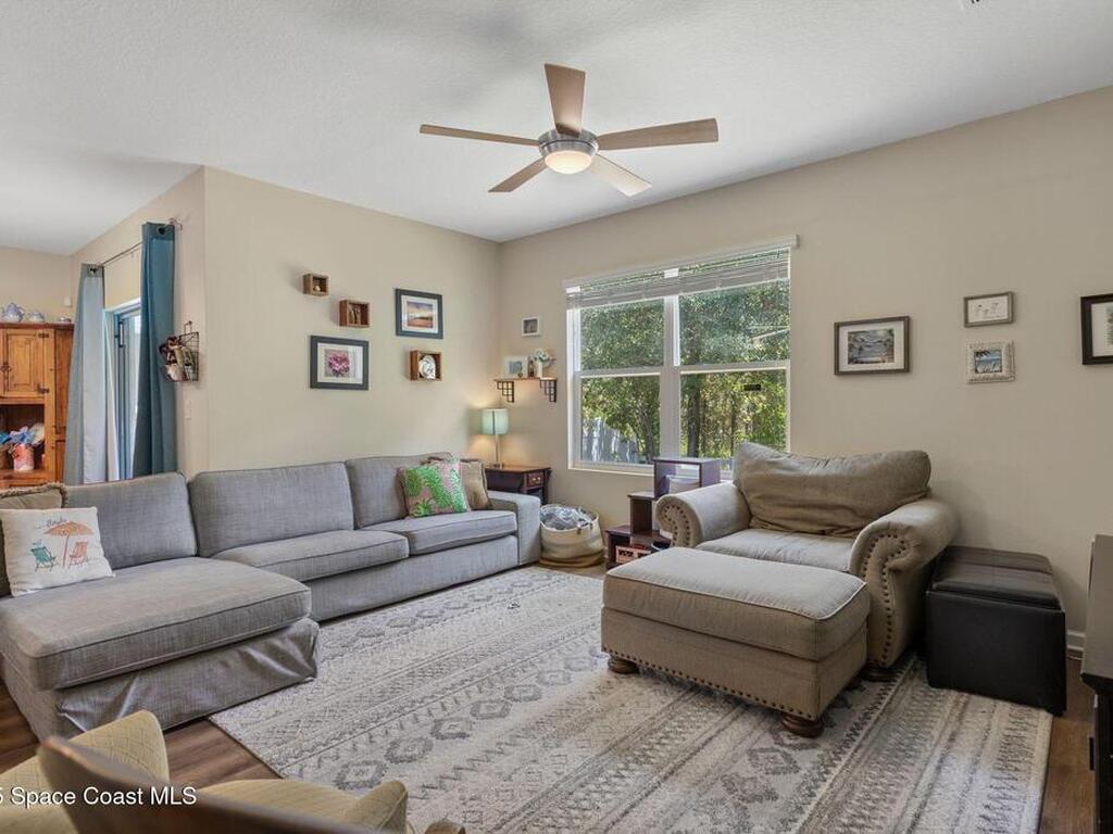 1327 Lexington Square, Vero Beach, FL 32962