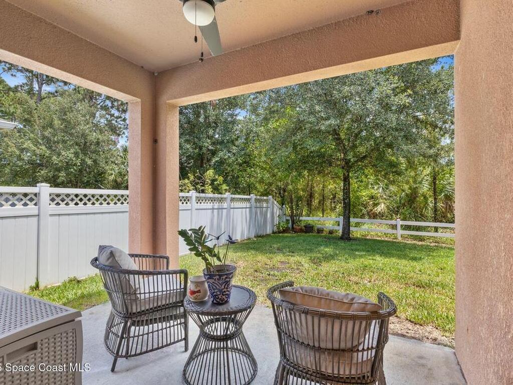 1327 Lexington Square, Vero Beach, FL 32962