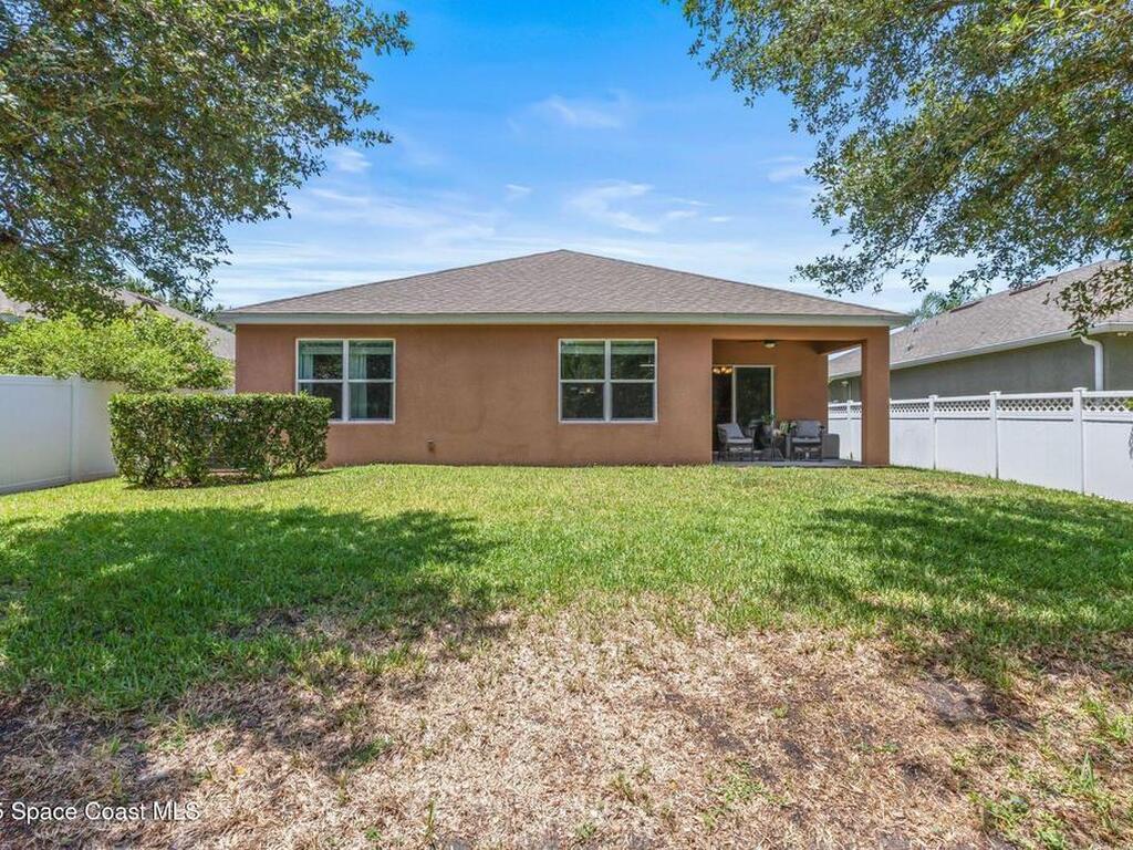 1327 Lexington Square, Vero Beach, FL 32962