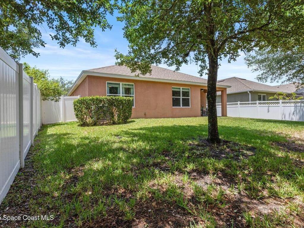 1327 Lexington Square, Vero Beach, FL 32962