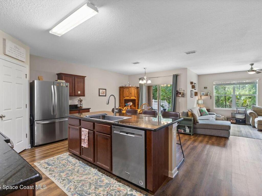 1327 Lexington Square, Vero Beach, FL 32962