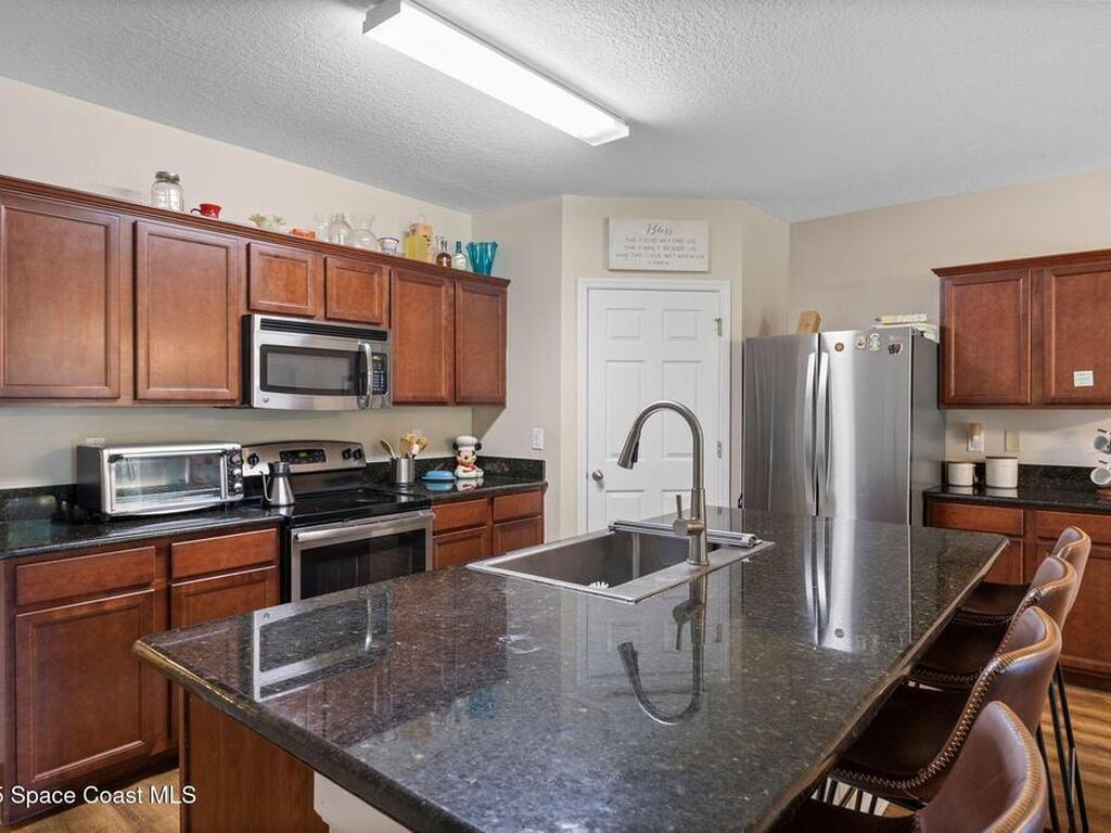 1327 Lexington Square, Vero Beach, FL 32962