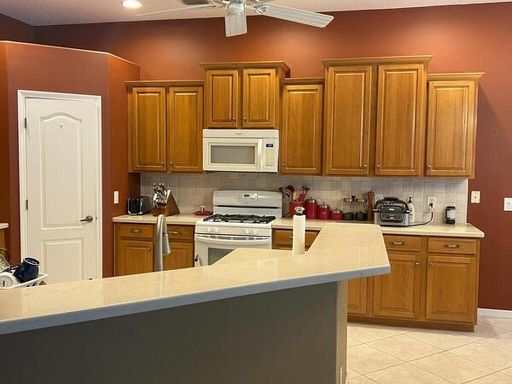 1748 Winding Ridge Circle, Palm Bay, FL 32909