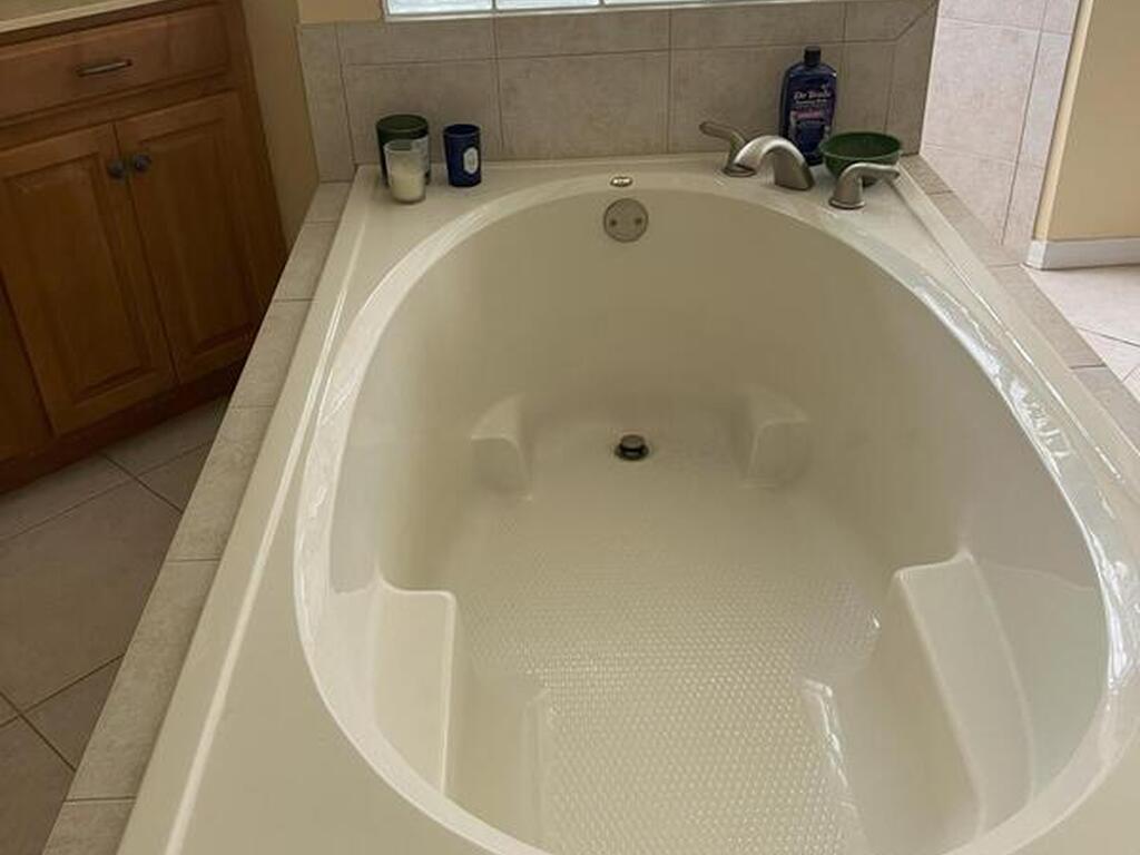 1748 Winding Ridge Circle, Palm Bay, FL 32909