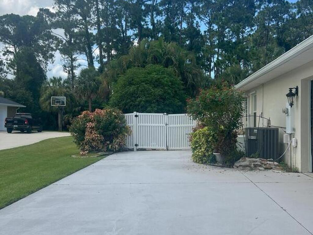 1748 Winding Ridge Circle, Palm Bay, FL 32909