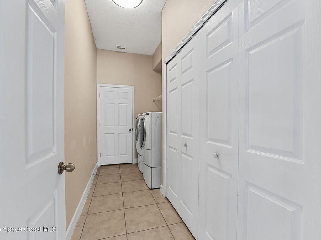 5680 Seminole Street, Mims, FL 32754